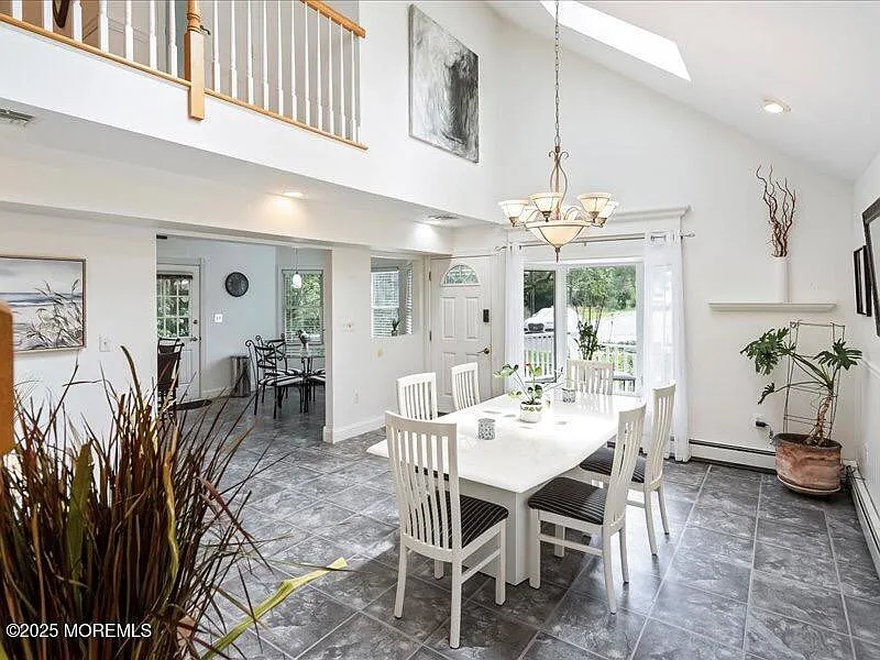 4 bed, 2288 sqft, $3,500 — Photo 4