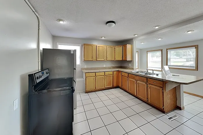 4748 W 125th St — Photo 5