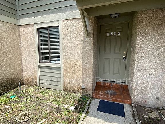 2nd image of 7701 Baymeadows Cir W APT 1044