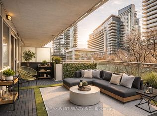 16 Brookers Ln #217, Toronto, ON M8V 0A5