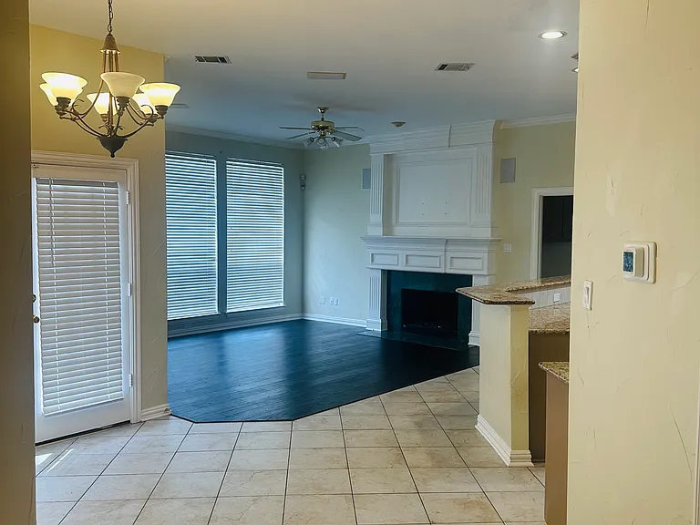 3828 Elgin Dr — Photo 9