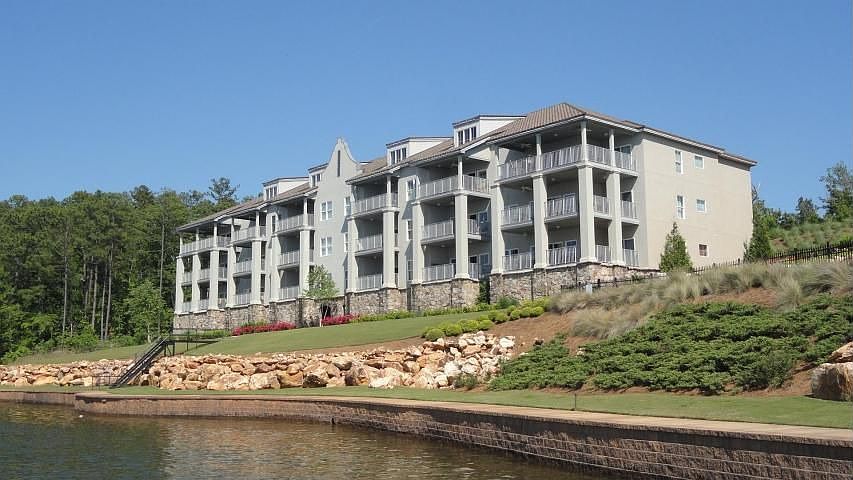 1st image of 40-104 Crowne Pointe #104