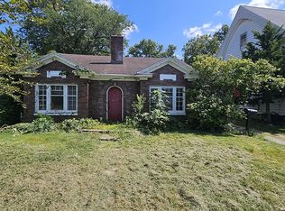 627 W 3rd St, Waterloo, IA 50701