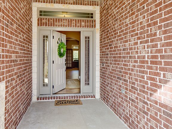 2nd image of 2510 Hailes Ln