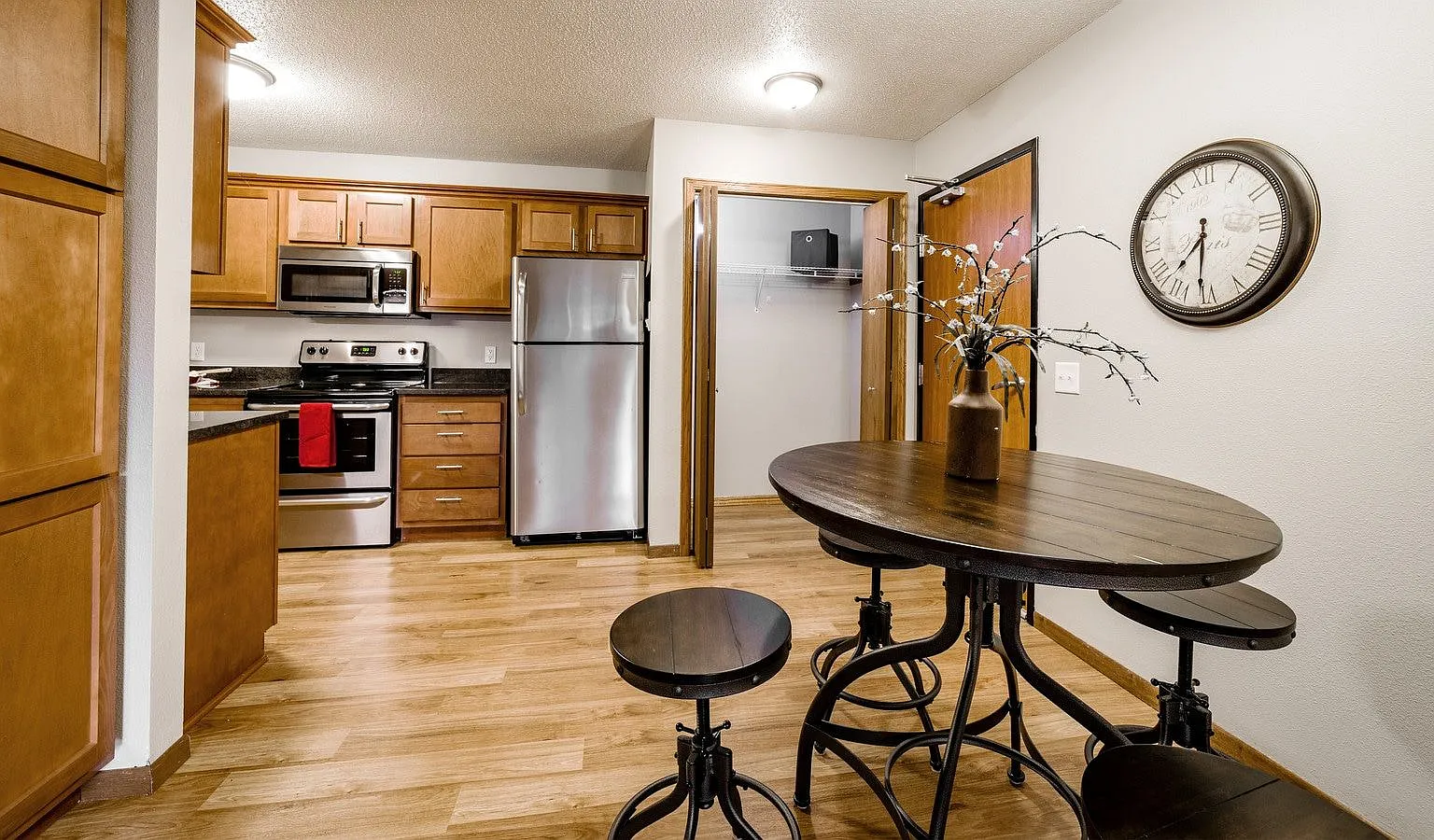 Springwood Apartments — Photo 1