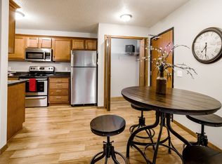 912 4th St SW #3B-1BA-1060SQFT, Forest Lake, MN 55025