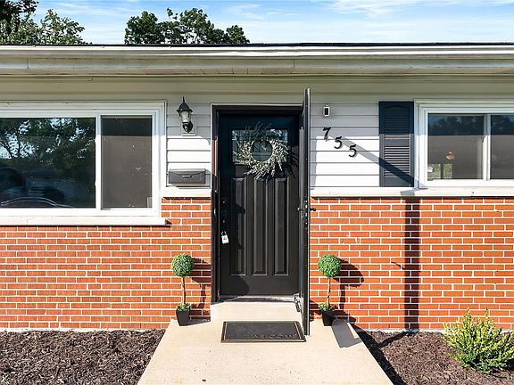 2nd image of 755 Redwing Dr