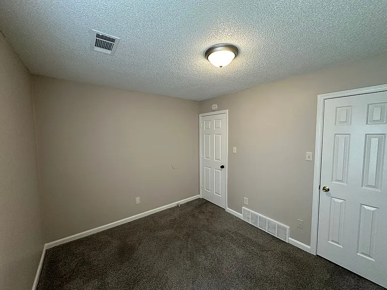 3812 Clarion Dr — Photo 12