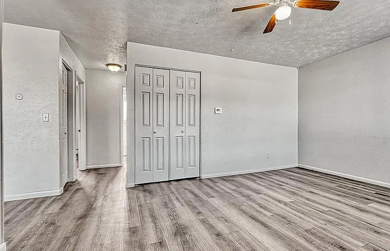 490 Elm St E #1 — Photo 7