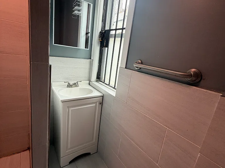 164 E Sterner St #2 — Photo 9