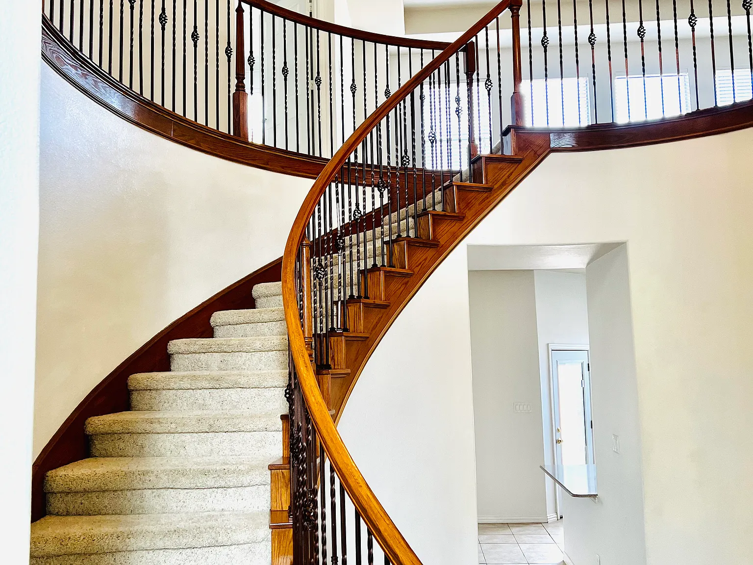 221 Westminister Ave — Photo 3