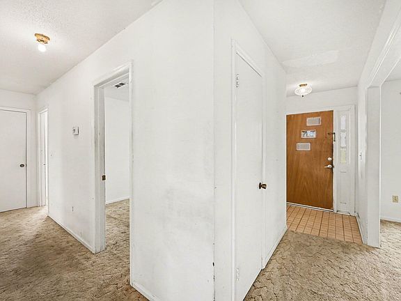 4th image of 123 Saint Marks Dr