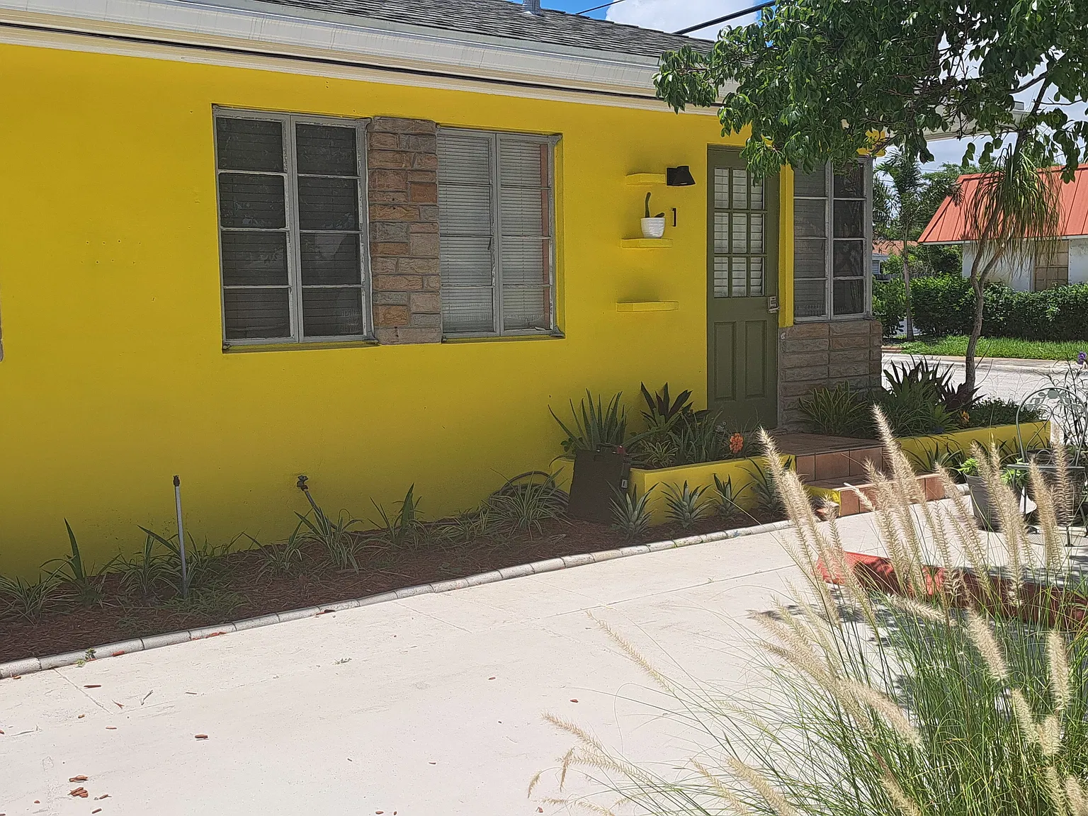 1 bed, 700 sqft, $1,500 — Photo 2