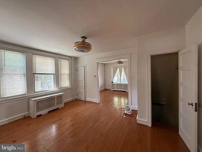 300 Devereaux Ave — Photo 16