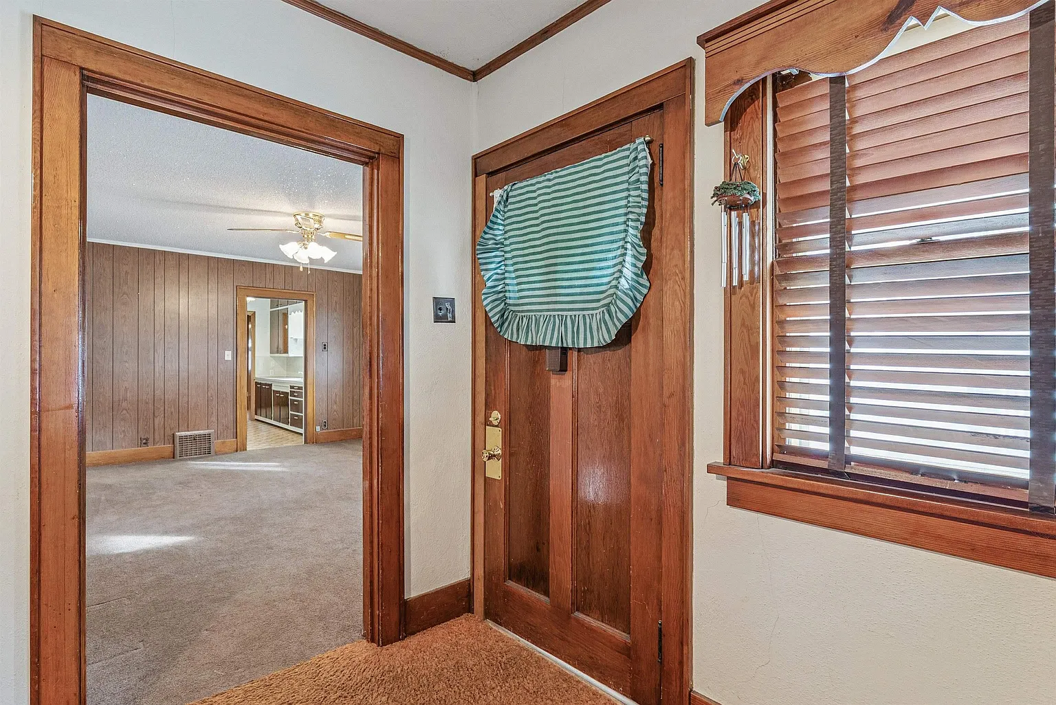 1017 Forest Ave photo 1
