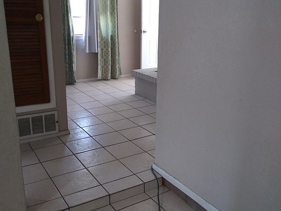 2nd image of 3528 E Glen Dr #B
