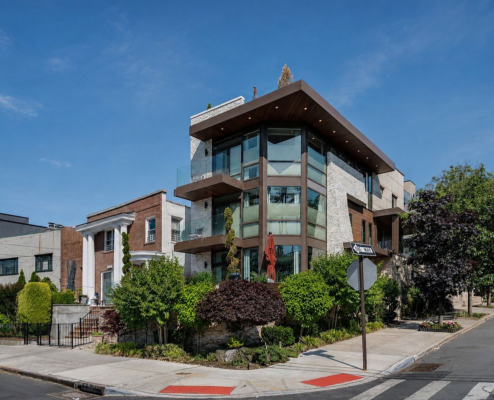 21-51 Shore Boulevard