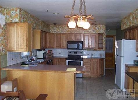 2nd image of 230 S Lakeview Dr