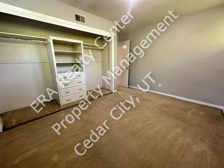 294 S Dewey Ave — Photo 16