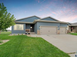 9509 W Keyrell Cir, Sioux Falls, SD 57106