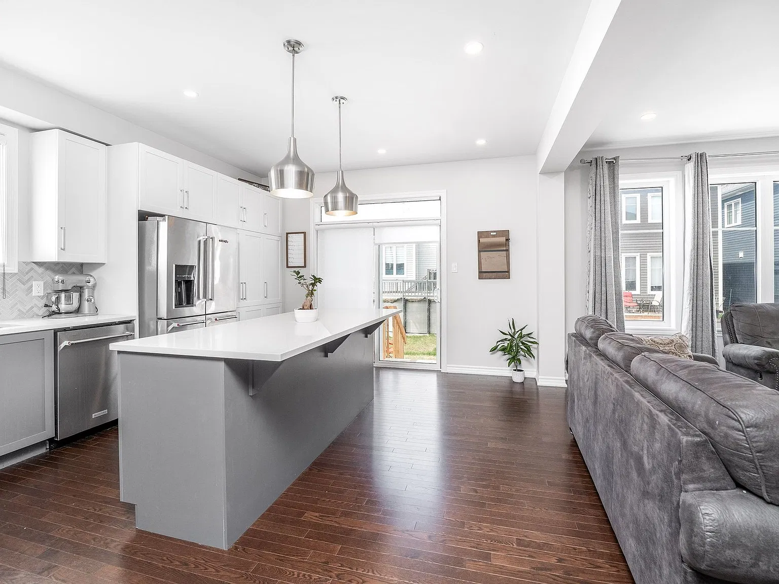 73 Pelham Crescent Ottawa — Photo 3