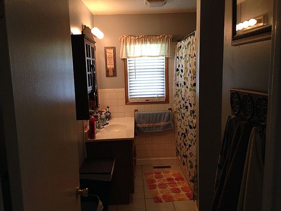 5th image of 404 Queen Ann Ct