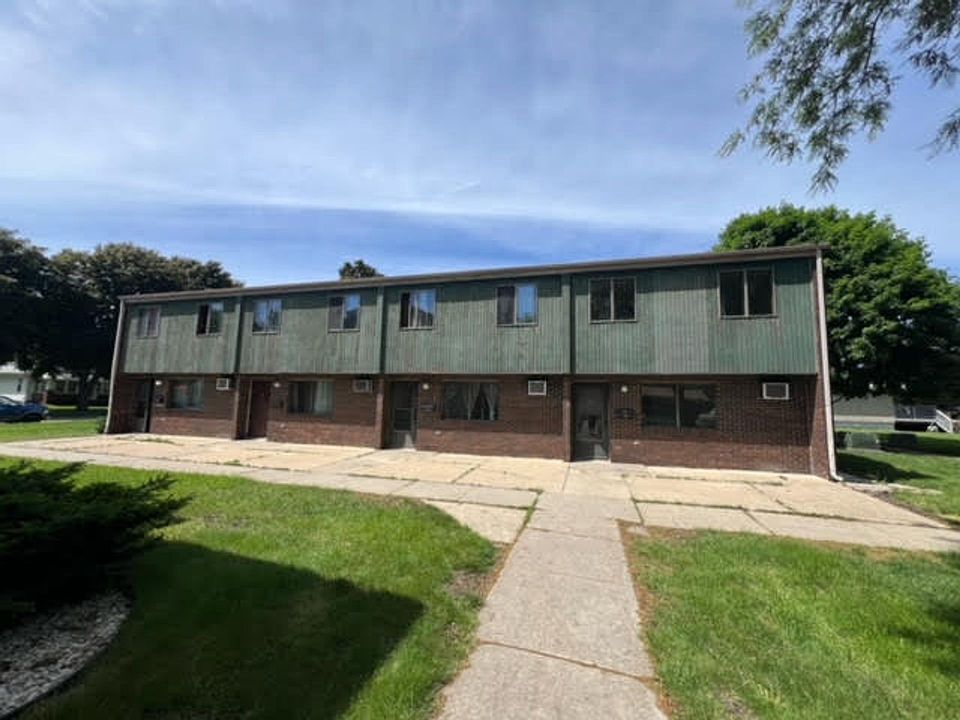 1st image of 531 Russell St #42