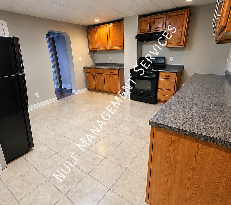 1604 Mobile Ave