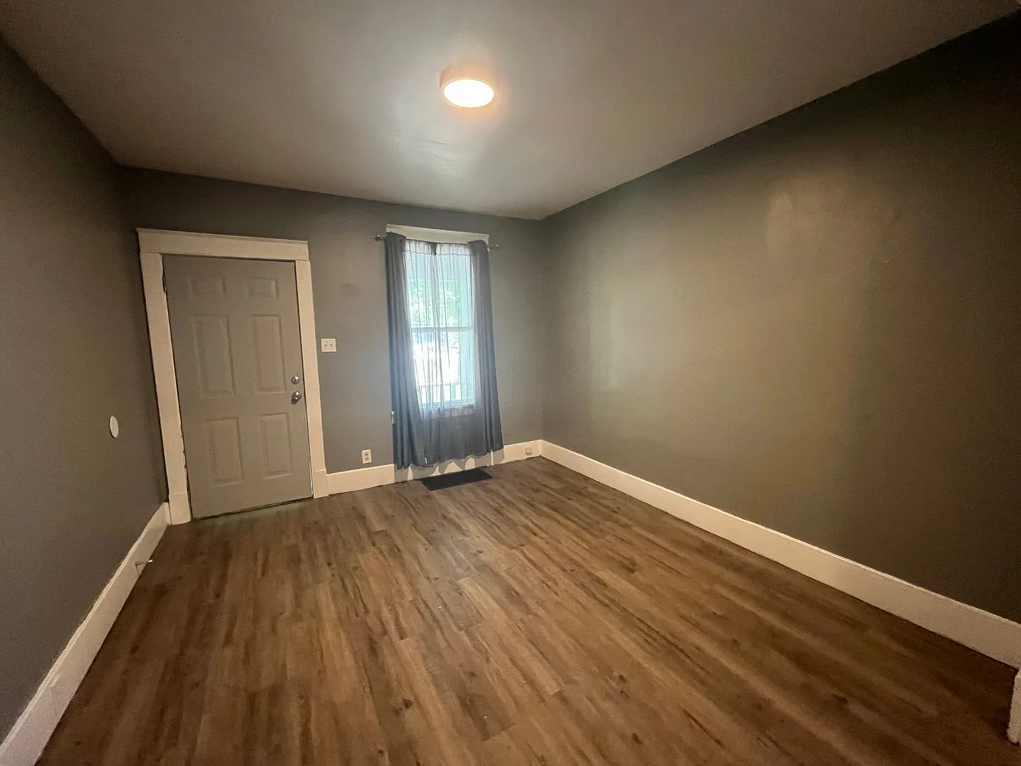Two bedroom house in Alton — Photo 3