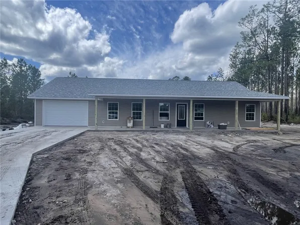 733 Red Hawk Dr, Waynesville, GA 31566