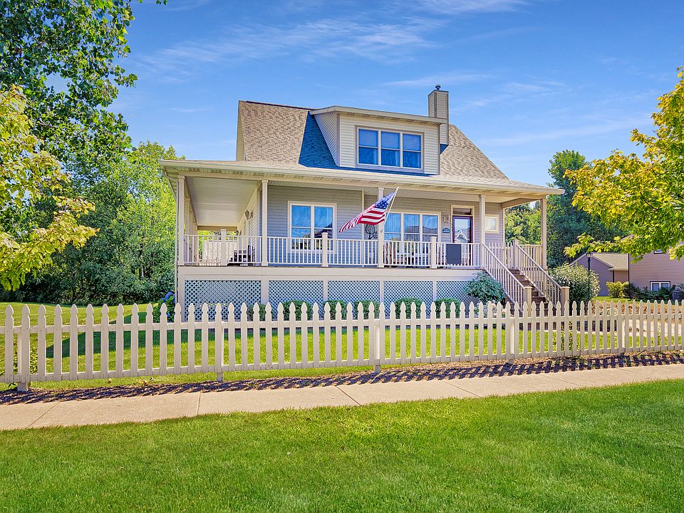 2nd image of 443 Summer Grove Dr
