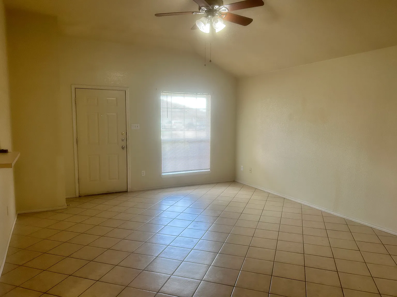 3 bed, 1225 sqft, $1,195 — Photo 3