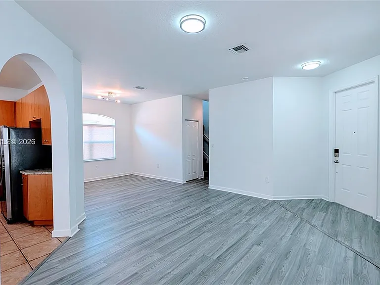 2151 NE 37th Ter — Photo 13