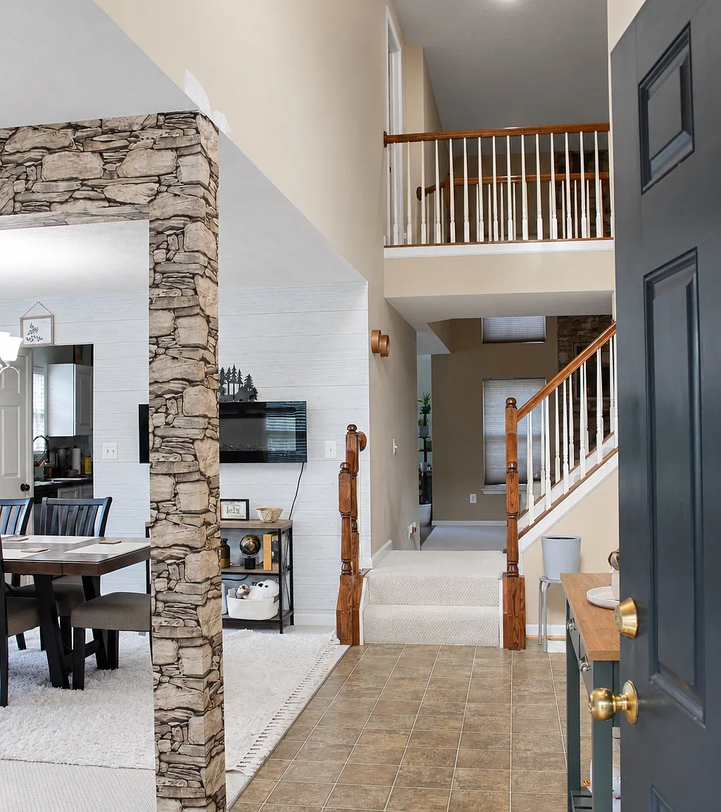 5 bed, 3.5 bath, 3199 sqft, $3,250 — Photo 3