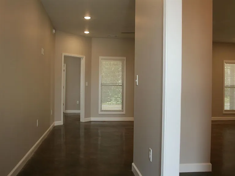 541 Wiregrass Way — Photo 3
