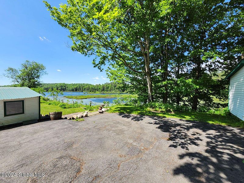 4th image of 1503 Holcombville Road