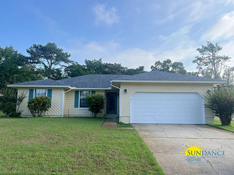 358 Evergreen Pl — Photo 1