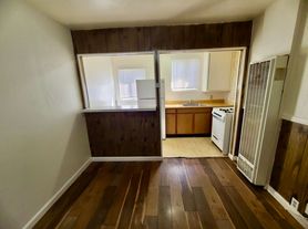 1425 MacArthur Blvd (aka 1425 Grand Ave)