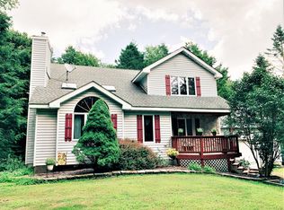 3415 Pine Hollow Rd, Pocono Pines, PA 18350