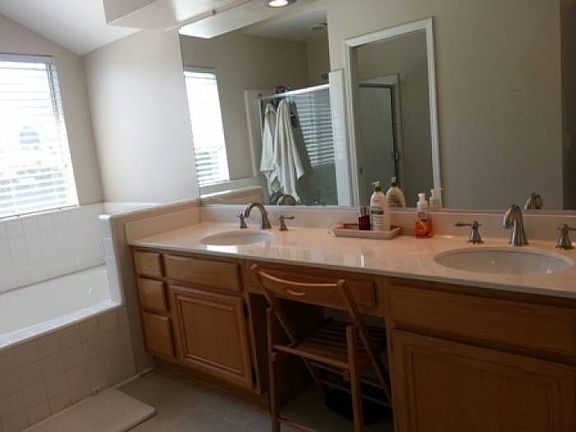 5th image of 798 Highland View Dr