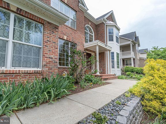 3rd image of 3101 Moore Ln
