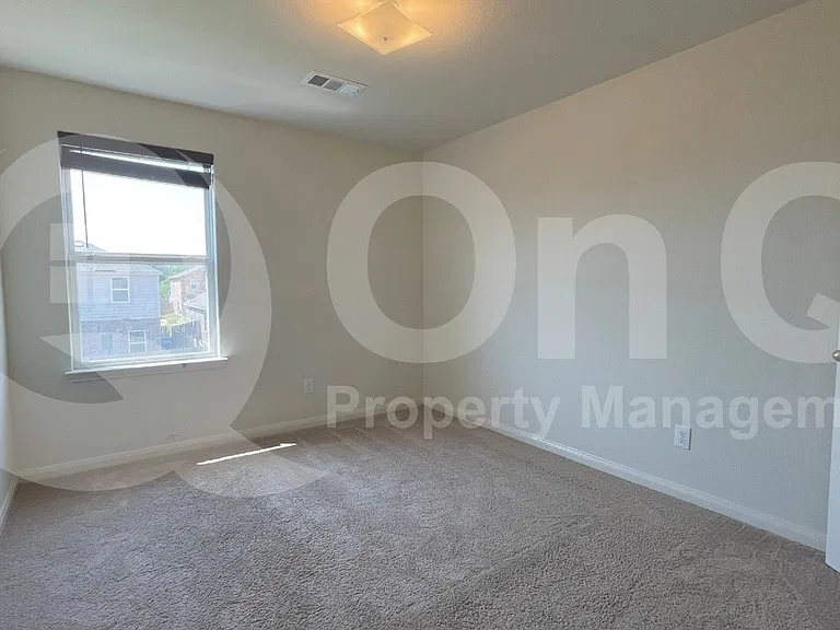 1623 White Mountain Way — Photo 13