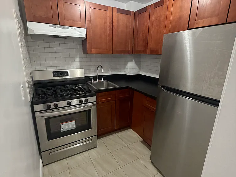 2112 Starling Ave #1K — Photo 6