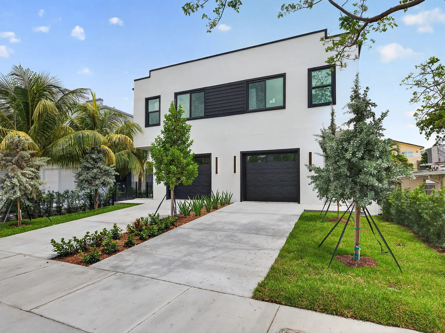 4 bed, 3.5 bath, 2265 sqft, $7,899 — Photo 3