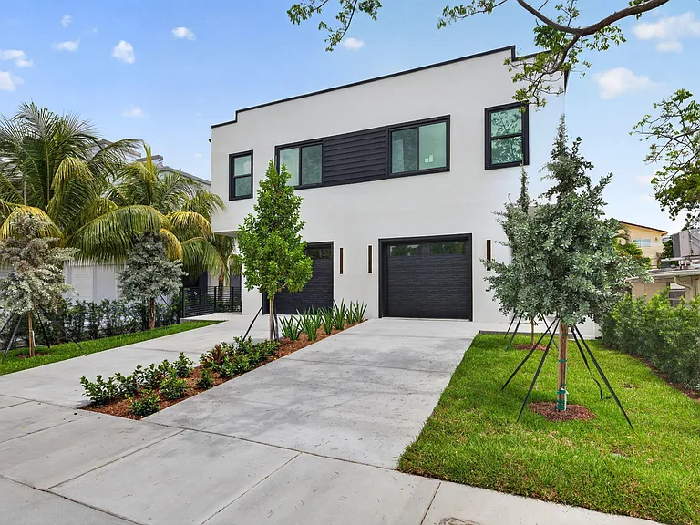 507 SW 11th St — Photo 3