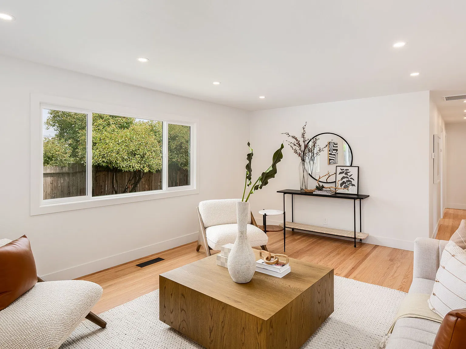 1377 El Camino Dr — Photo 3