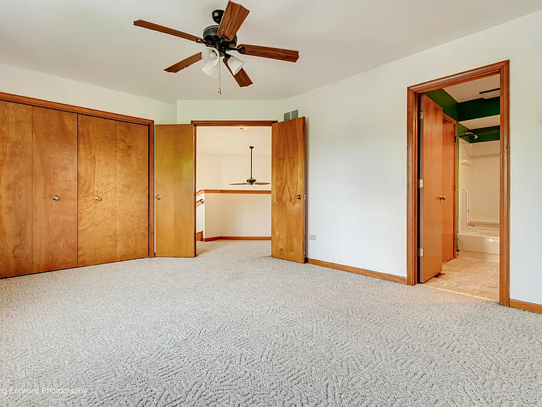 69 N Lambert Rd — Photo 16