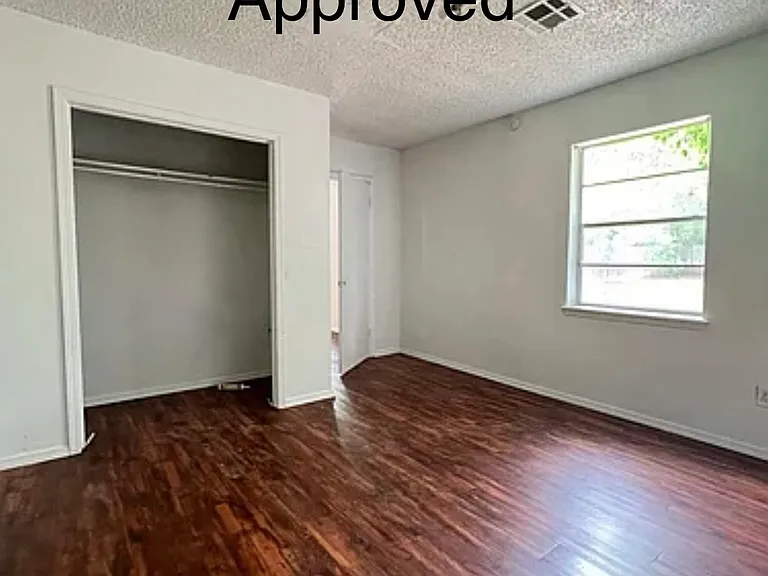 233 S Draper Ave — Photo 3