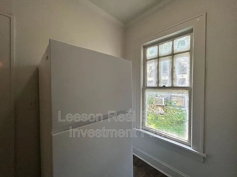 142 E Jordan St — Photo 7