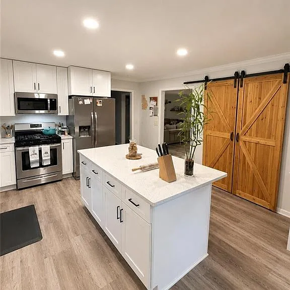 646 Hunt Station Dr — Photo 5